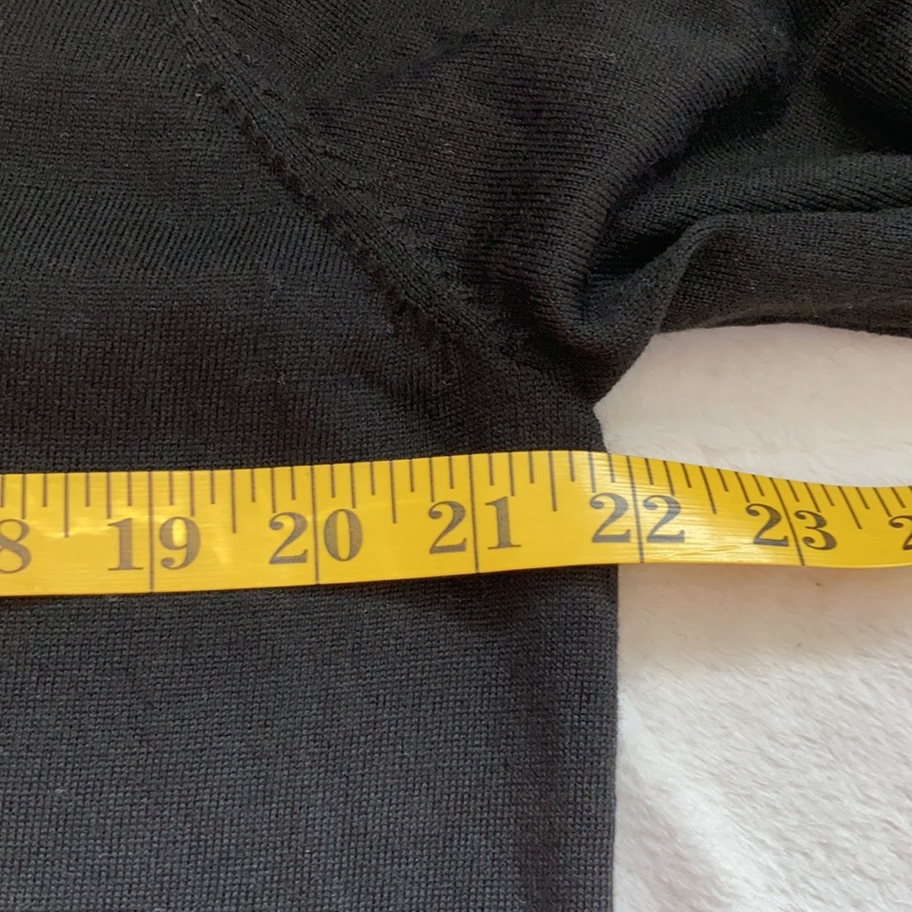 COS Merino Wool V Neck Long Sleeves Oversize Black Sweater S - Picture 6 of 8